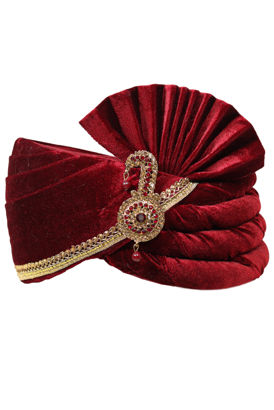 Red Velvet Classic Turban With Golden Front Locket