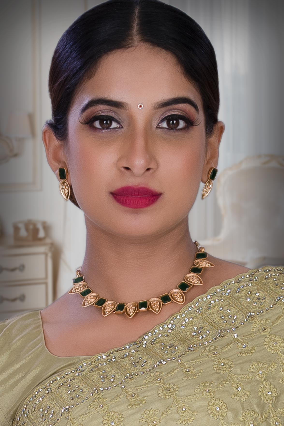 Antique gold green necklace